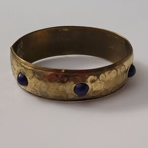 Vintage 70's Brass Hammered Oval Bracelet Bangle Acrylic Blue Stones Estate